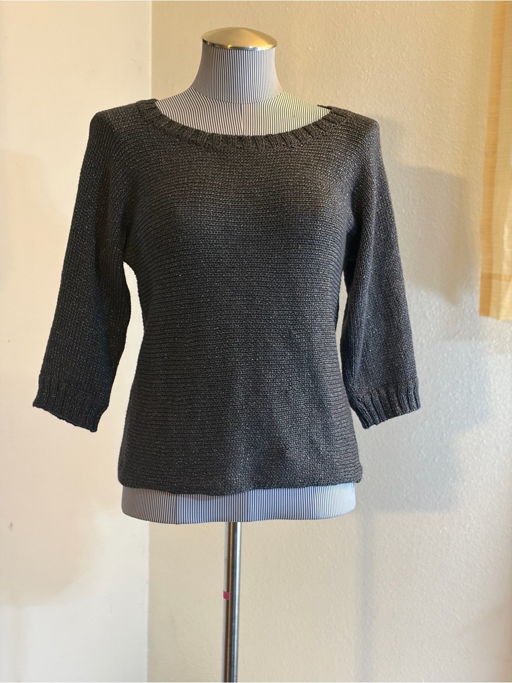 Classic Women's Gray Knit Sweater - Loose Weave 3/4 Sleeve